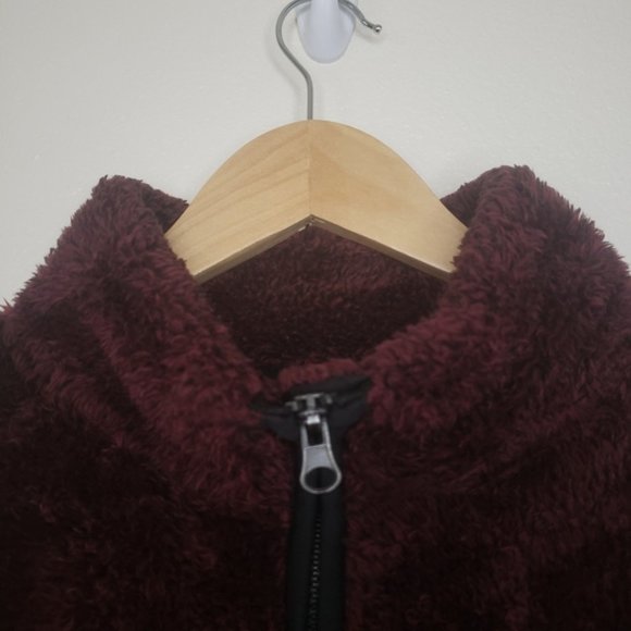 North River Fuzzy Maroon Vest - Picture 4 of 6